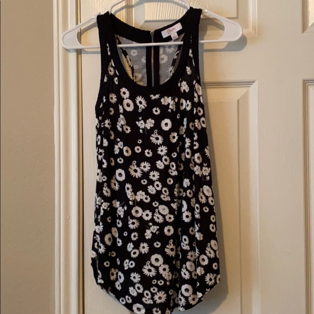 Black and white tank top.